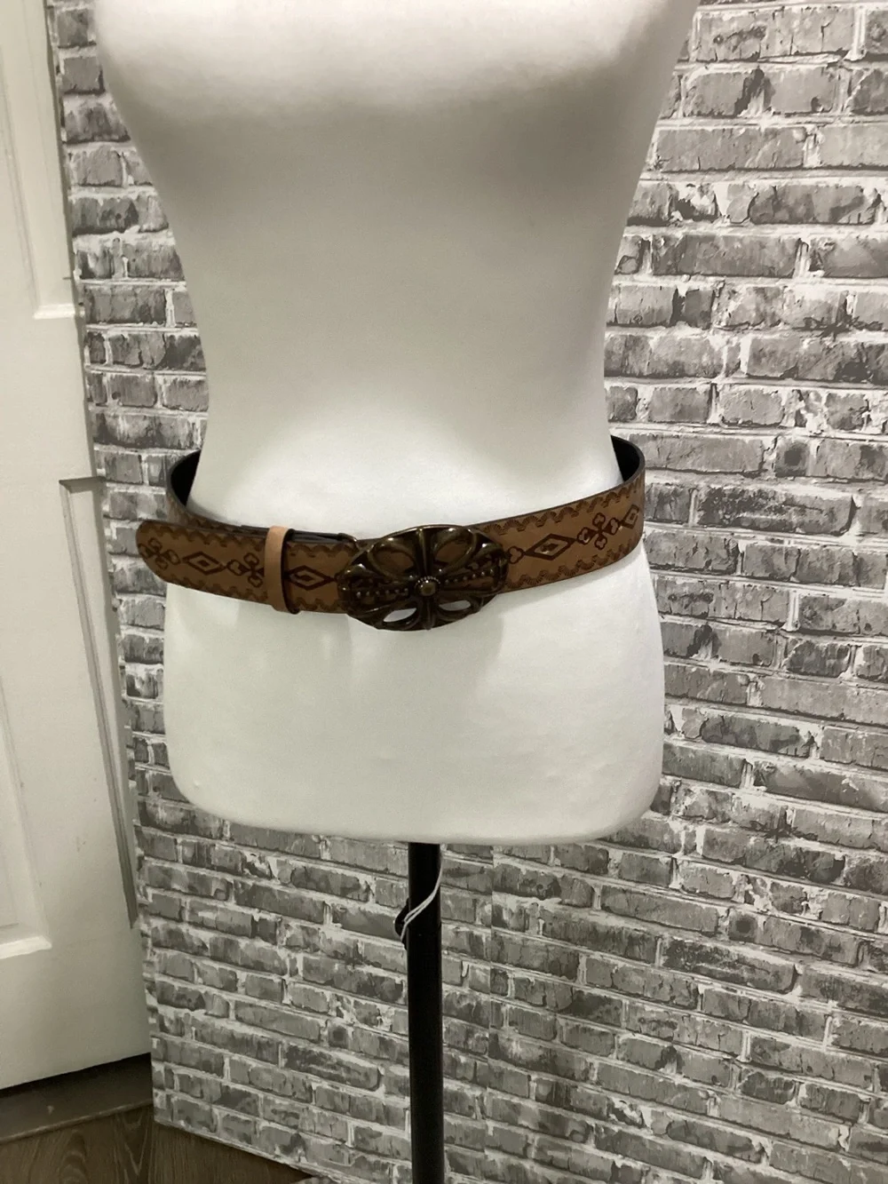 Tan Western Embossed Faux Leather Belt with Floral Buckle Womens medium